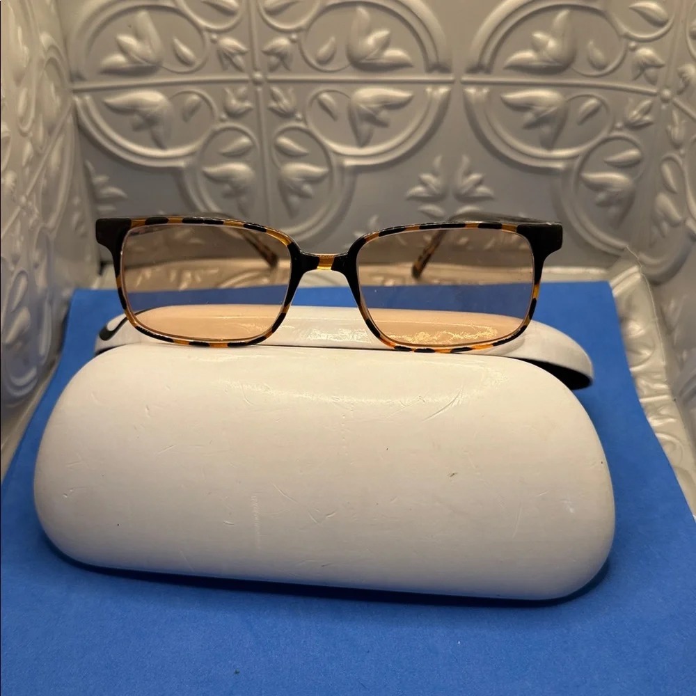Tortoise‎ Shell Rectangular Glasses